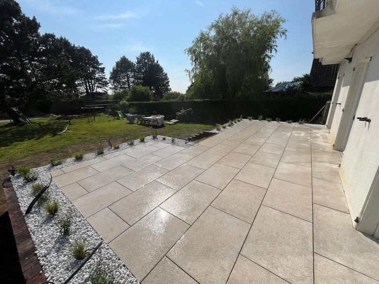 Boulogne-sur-Mer — Terrasse en dalles
